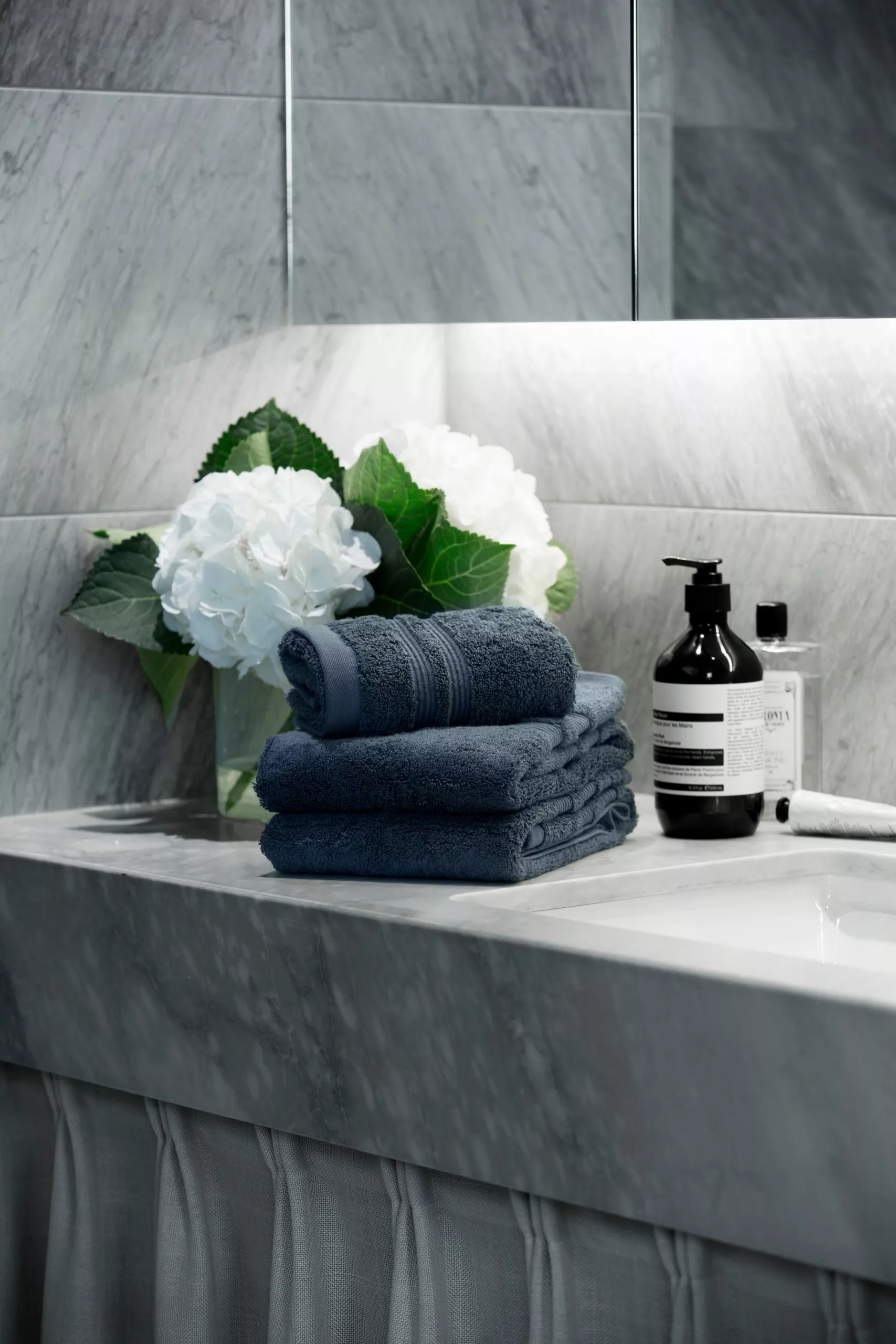 Mille Notti Fontana EKO Handtuch Dunkelblau, 50x70 Cm 2 Mille Notti Fontana EKO Handtuch Dunkelblau, 50x70 Cm – Bild 2