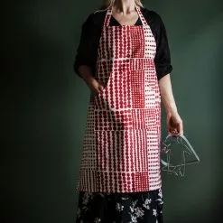 Almedahls Schürze Rot, 70x83cm -Kindertextilien Verkäufe almedahls schurze rot 2