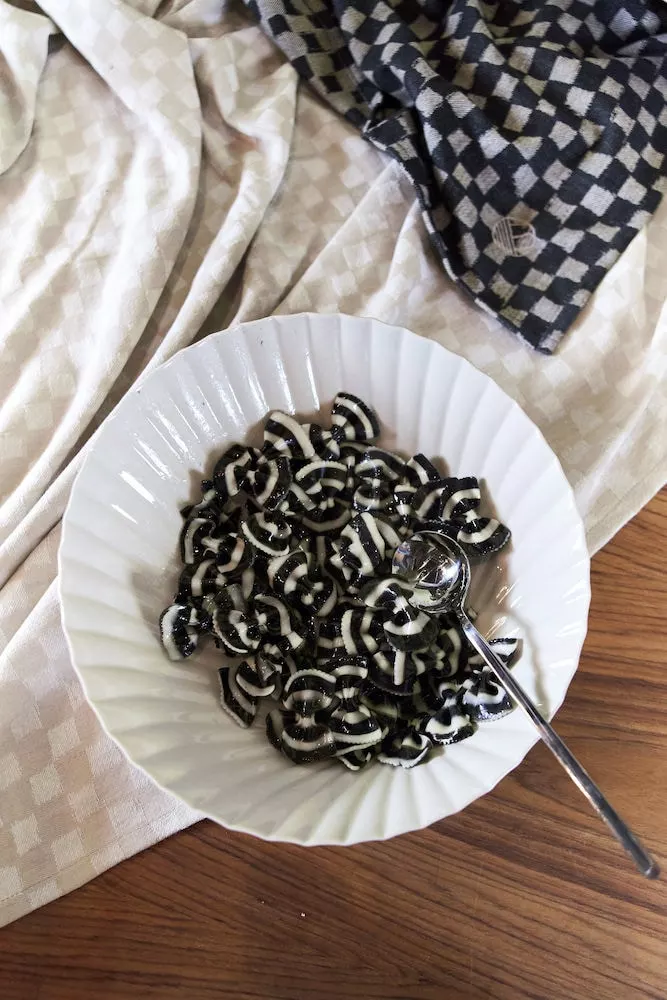 ByOn Checki Tischdecke Baumwolle 140x250 Cm, Beige 3 ByOn Checki Tischdecke Baumwolle 140x250 Cm, Beige – Bild 3