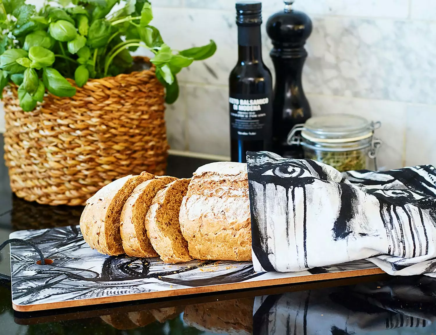 Carolina Gynning Slice Of Life Geschirrhandtuch Schwarz/Weiß, 2er-Pack 3 Carolina Gynning Slice Of Life Geschirrhandtuch Schwarz/Weiß, 2er-Pack – Bild 3