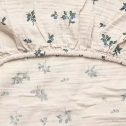 Garbo & Friends Blueberry Muslin Spannbetttuch, 90x200 Cm -Kindertextilien Verkäufe garbo friends blueberry muslin fitted sheet 2 1