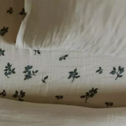 Garbo & Friends Blueberry Muslin Spannbetttuch, 70x140 Cm -Kindertextilien Verkäufe garbo friends blueberry muslin fitted sheet 3