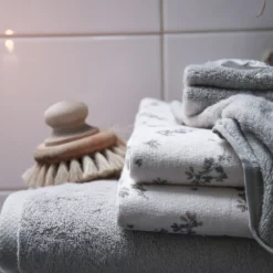 Garbo & Friends Clover Badetuch, 70x140 Cm 5 Garbo & Friends Clover Badetuch, 70x140 Cm -Kindertextilien Verkäufe garbo friends clover handtuch 2