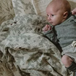 Garbo & Friends Pomegranate Wickelauflagenbezug Musselin, 50x70 Cm -Kindertextilien Verkäufe garbo friends pomegranate muslin changing mat cover 50x70x10 2