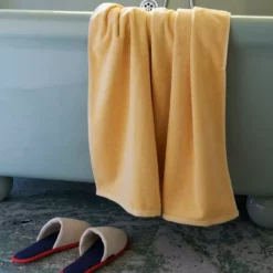 Hay Mono Badetuch 140x70 Cm, Gelb 8 Hay Mono Badetuch 140x70 Cm, Gelb -Kindertextilien Verkäufe hay mono towel 11