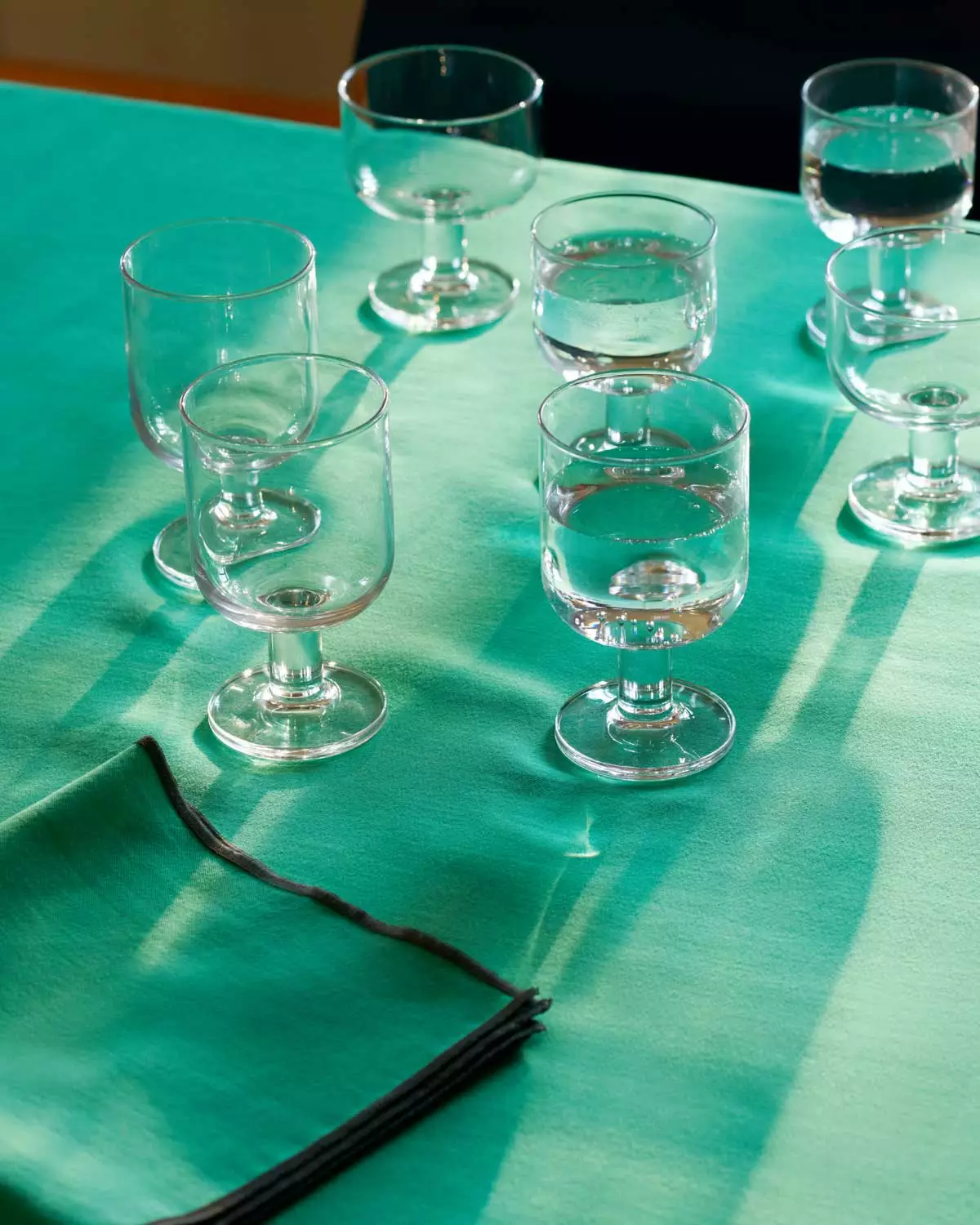 Hay Outline Tischdecke, 140x250 Cm, Verdigris Green 2 Hay Outline Tischdecke, 140x250 Cm, Verdigris Green – Bild 2