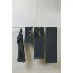 Himla Lina Badetuch 70x140 Cm, Indigo -Kindertextilien Verkäufe himla lina handtuch indigo 1 1