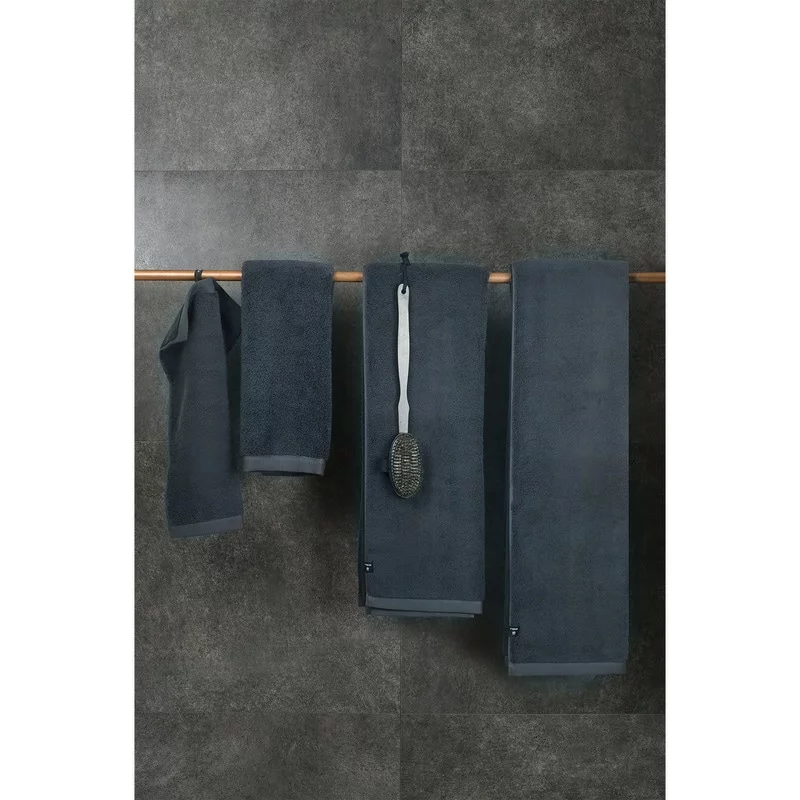 Himla Maxime Badetuch 70x140 Cm, Blue Shadow 3 Himla Maxime Badetuch 70x140 Cm, Blue Shadow – Bild 3