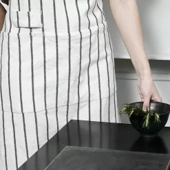 House Doctor Dry Schürze Weiß / Schwarz 90x90 Cm -Kindertextilien Verkäufe house doctor dry schurze wei schwarz 90x90 cm 2