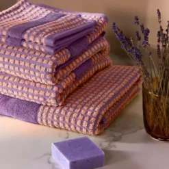 Juna Check Handtuch 50x100 Cm, Lavendel / Pfirsichfarben -Kindertextilien Verkäufe juna check handtuch 50x100 cm 40