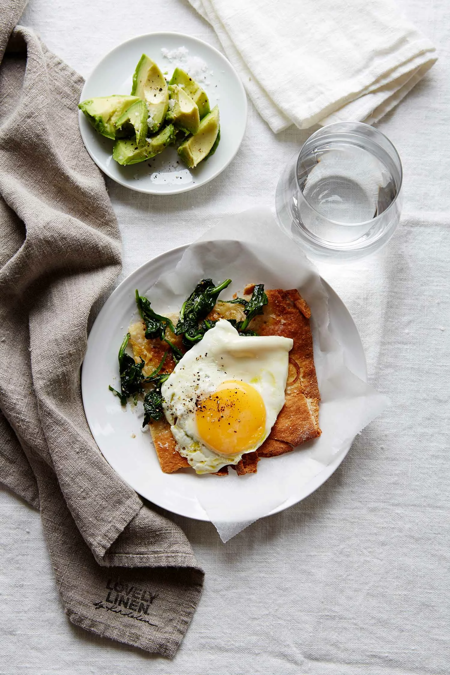 Lovely Linen Classic Round Tablecloth Ø200 Natural Tischdecke Altweiß 2 Lovely Linen Classic Round Tablecloth Ø200 Natural Tischdecke Altweiß – Bild 2