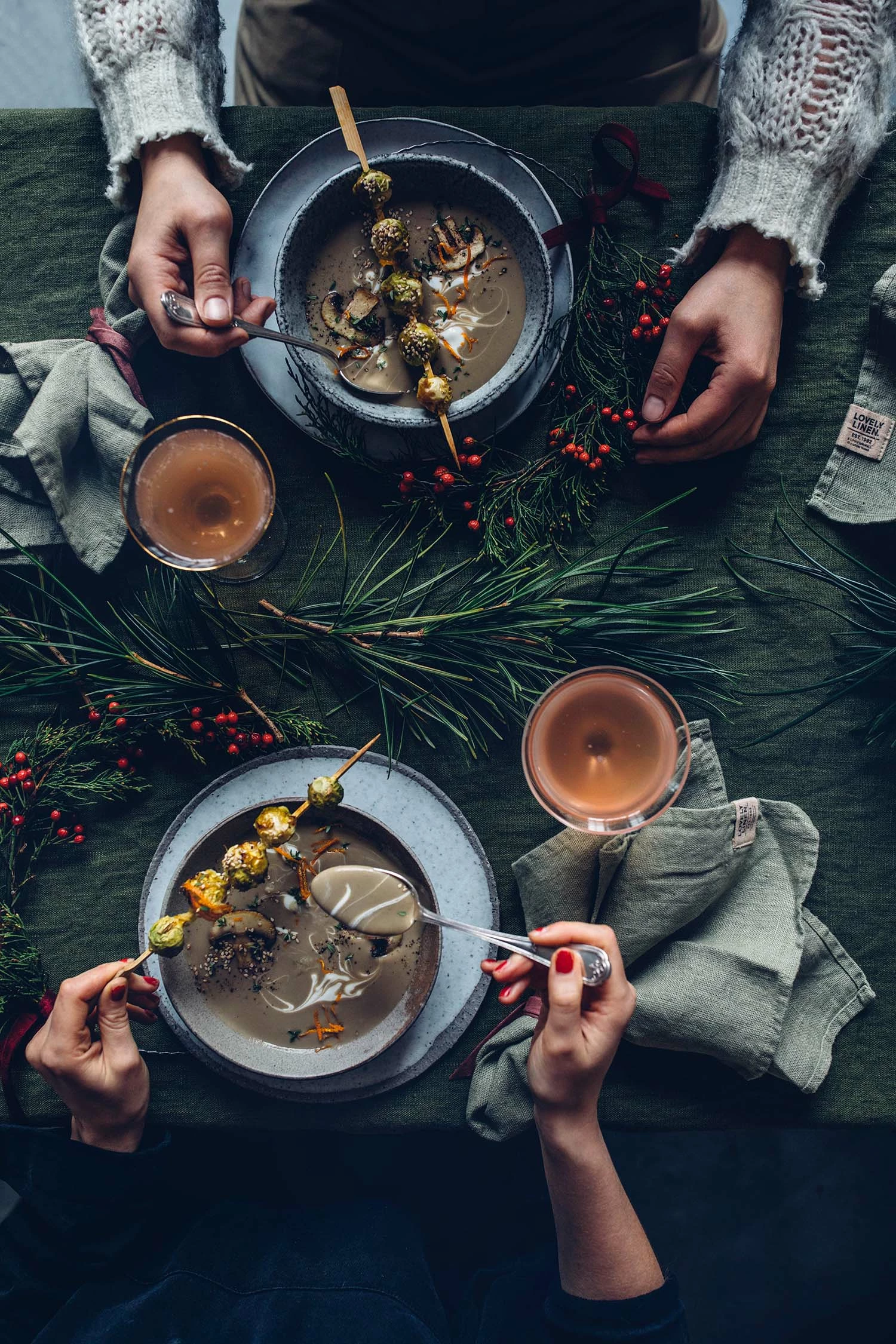 Lovely Linen Lovely Tischdecke 145x250 Cm, Jeepgreen 2 Lovely Linen Lovely Tischdecke 145x250 Cm, Jeepgreen – Bild 2