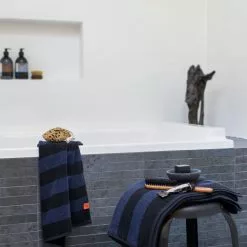 Mette Ditmer Aros Handtuch Midnight Blue 2-er Set, 35x55 Cm 6 Mette Ditmer Aros Handtuch Midnight Blue 2-er Set, 35x55 Cm -Kindertextilien Verkäufe mette ditmer aros handtuch midnight blue 1 2 scaled