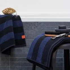 Mette Ditmer Aros Handtuch Midnight Blue 2-er Set, 35x55 Cm 7 Mette Ditmer Aros Handtuch Midnight Blue 2-er Set, 35x55 Cm -Kindertextilien Verkäufe mette ditmer aros handtuch midnight blue 2 2 scaled