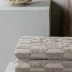 Mette Ditmer Geo Handtuch Sand, 50x95 Cm 6 Mette Ditmer Geo Handtuch Sand, 50x95 Cm -Kindertextilien Verkäufe mette ditmer geo handtuch sand 2 scaled