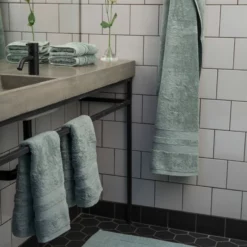 Mille Notti Fontana Handtuch 70x140cm, Graugrün EKO 5 Mille Notti Fontana Handtuch 70x140cm, Graugrün EKO -Kindertextilien Verkäufe mille notti fontana handtuch 100x150cm graugrun eko 2 scaled