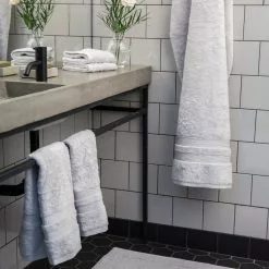 Mille Notti Fontana EKO Badetuch Hellgrau, 70x140 Cm -Kindertextilien Verkäufe mille notti fontana handtuch 100x150cm hellgrau eko 8 scaled