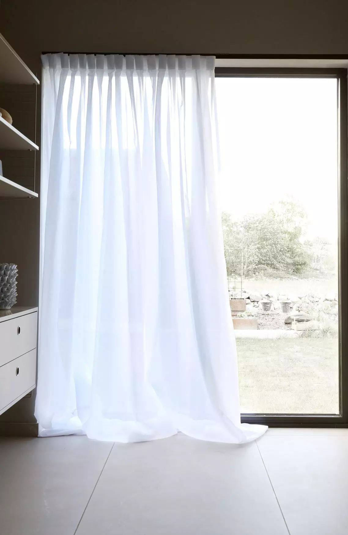 Mimou Grace Vorhang Schlicht Breite 140x290 Cm, Kreidenweiß 2 Mimou Grace Vorhang Schlicht Breite 140x290 Cm, Kreidenweiß – Bild 2