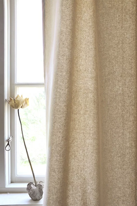 Mimou Retreat Vorhang Recycelte Wolle Porzellan-beigefarben , 290x140 Cm 2 Mimou Retreat Vorhang Recycelte Wolle Porzellan-beigefarben , 290x140 Cm – Bild 2