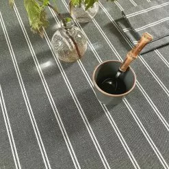 Recycled By Wille Agda Tischdecke 140x310 Cm, Olivgrün -Kindertextilien Verkäufe recycled by wille duk agda 140x240 olivegron behandl 4 1