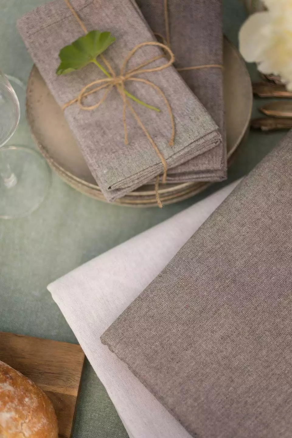 Recycled By Wille Hedvig Tischdecke Behandelt 140x240 Cm Chambray, Braun / Beige 2 Recycled By Wille Hedvig Tischdecke Behandelt 140x240 Cm Chambray, Braun / Beige – Bild 2