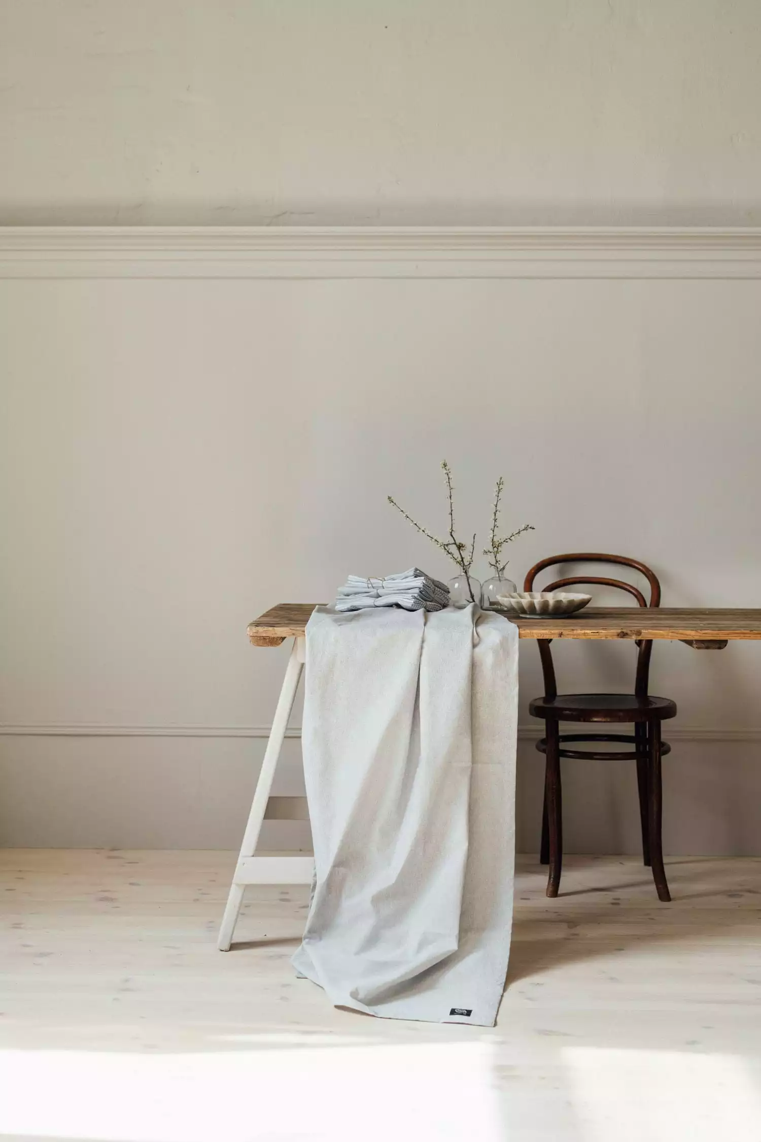 Recycled By Wille Hedvig Tischdecke Behandelt 140x310 Cm Chambray, Hellgrau 2 Recycled By Wille Hedvig Tischdecke Behandelt 140x310 Cm Chambray, Hellgrau – Bild 2