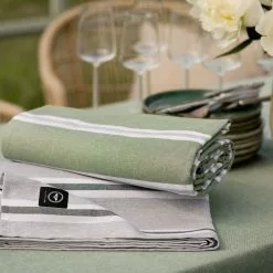 Recycled By Wille Svea Tischdecke 140x240 Cm, Marin / Weiß / Grau -Kindertextilien Verkäufe recycled by wille svea tischdecke behandelt 140x 240 cm grun wei grau 2 1