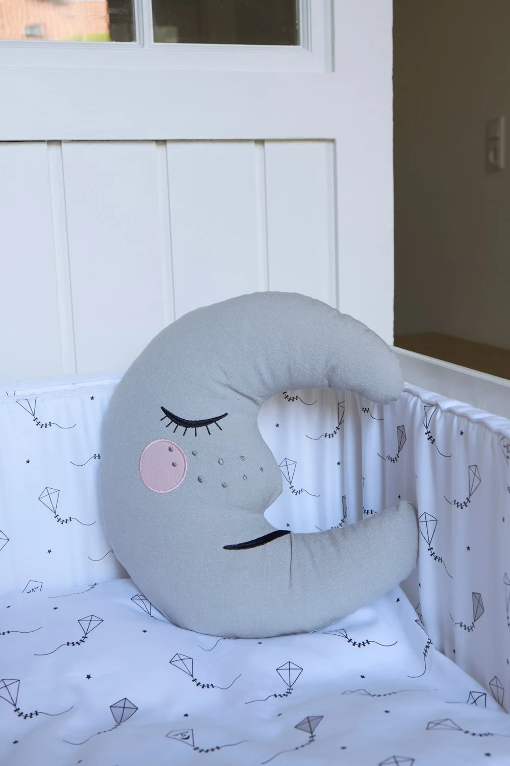 Roommate Mond Kissen 6 Roommate Mond Kissen – Bild 6