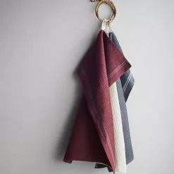 Rosendahl Copenhagen Alpha Geschirrtuch 50x70 Cm, Bordeaux -Kindertextilien Verkäufe rosendahl copenhagen alpha kitchen towel 50x70 cm sand 15