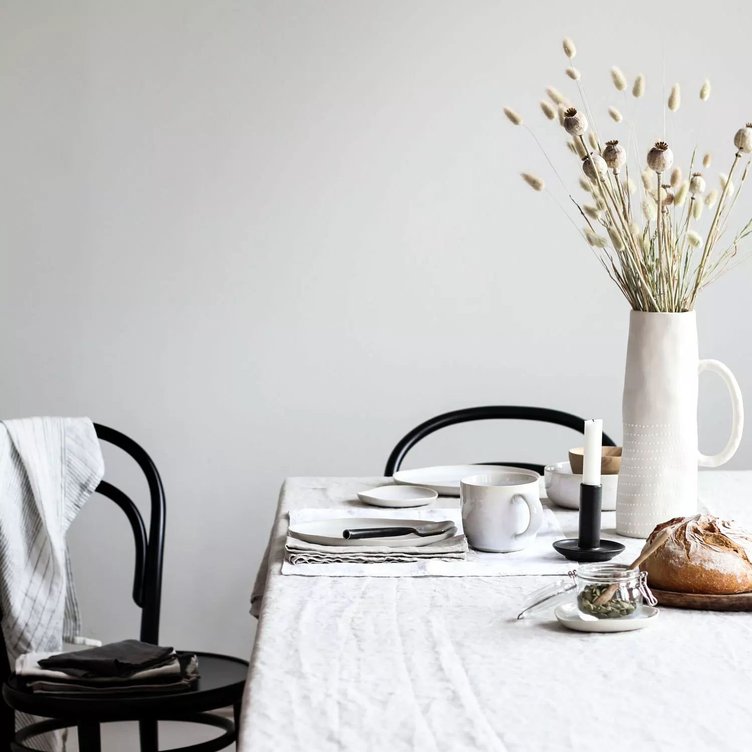 Tell Me More Leinen-Tischtuch 160x330, Warm Grey 2 Tell Me More Leinen-Tischtuch 160x330, Warm Grey – Bild 2